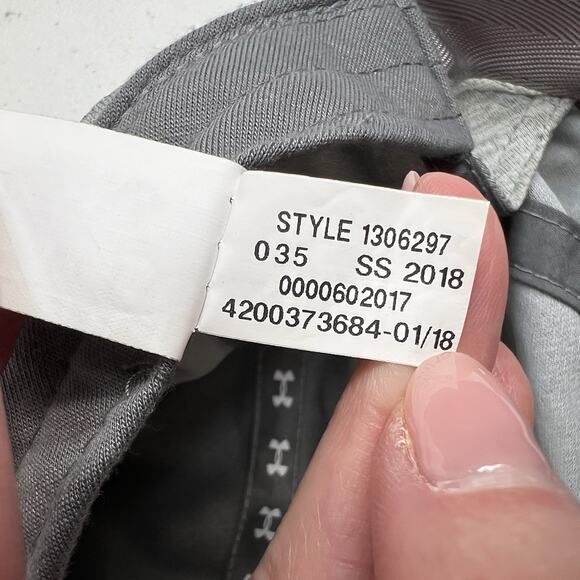 Under Armour Women's Hat Slideback Gray Embroidered Center Logo Lightweight - Picture 12 of 13